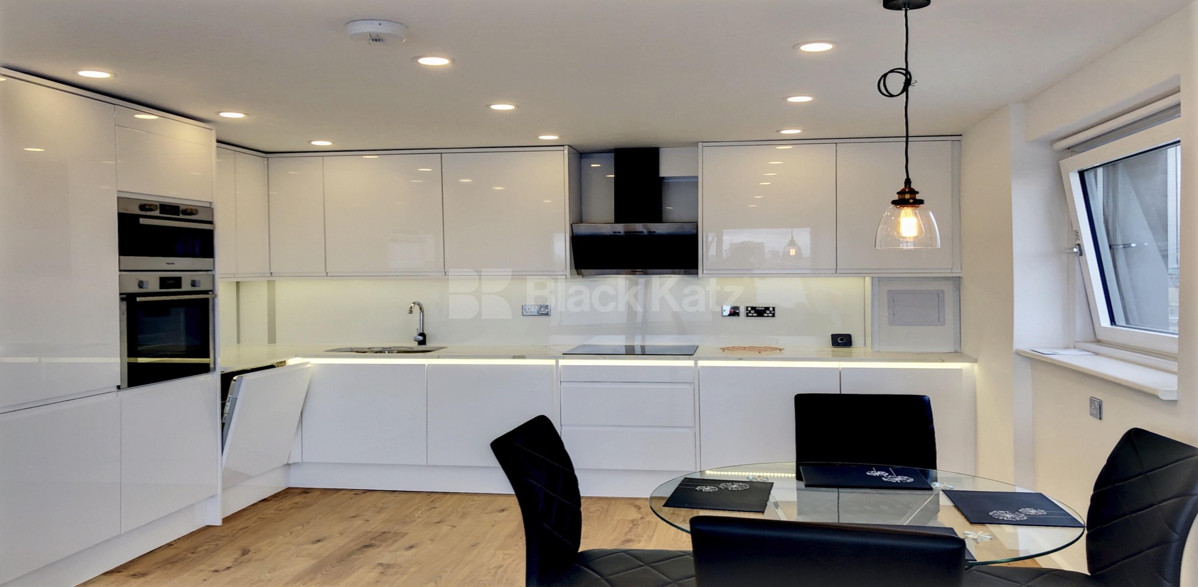 			UNDER OFFER  (Includes Water Rates). , 1 Bedroom, 1 bath, 1 reception Apartment			 Denning Point. Commercial Street., Aldgate  E1